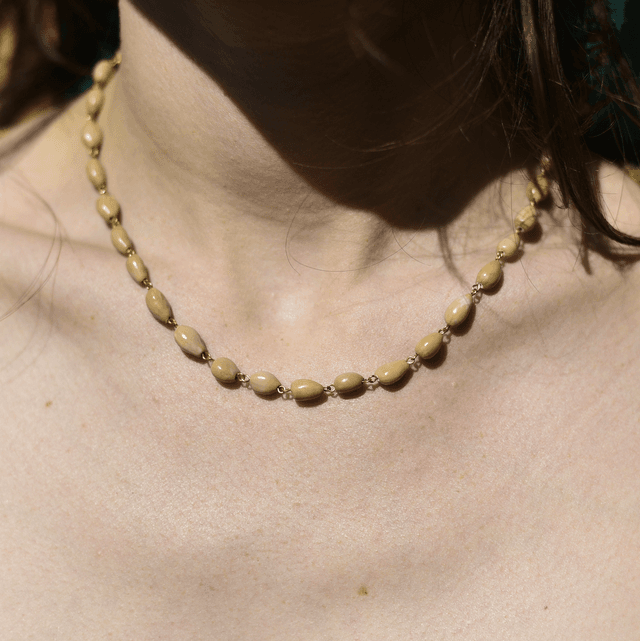 collier Job beige